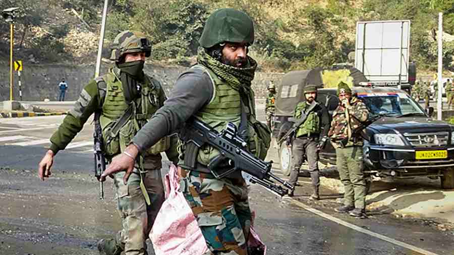 Two ‘hybrid terrorists’ of Lashkar caught by security forces in Kashmir