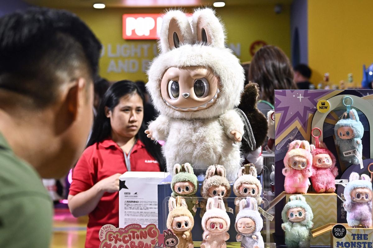 Influencers burn Labubu dolls after shock "Buri Nazar" warning!