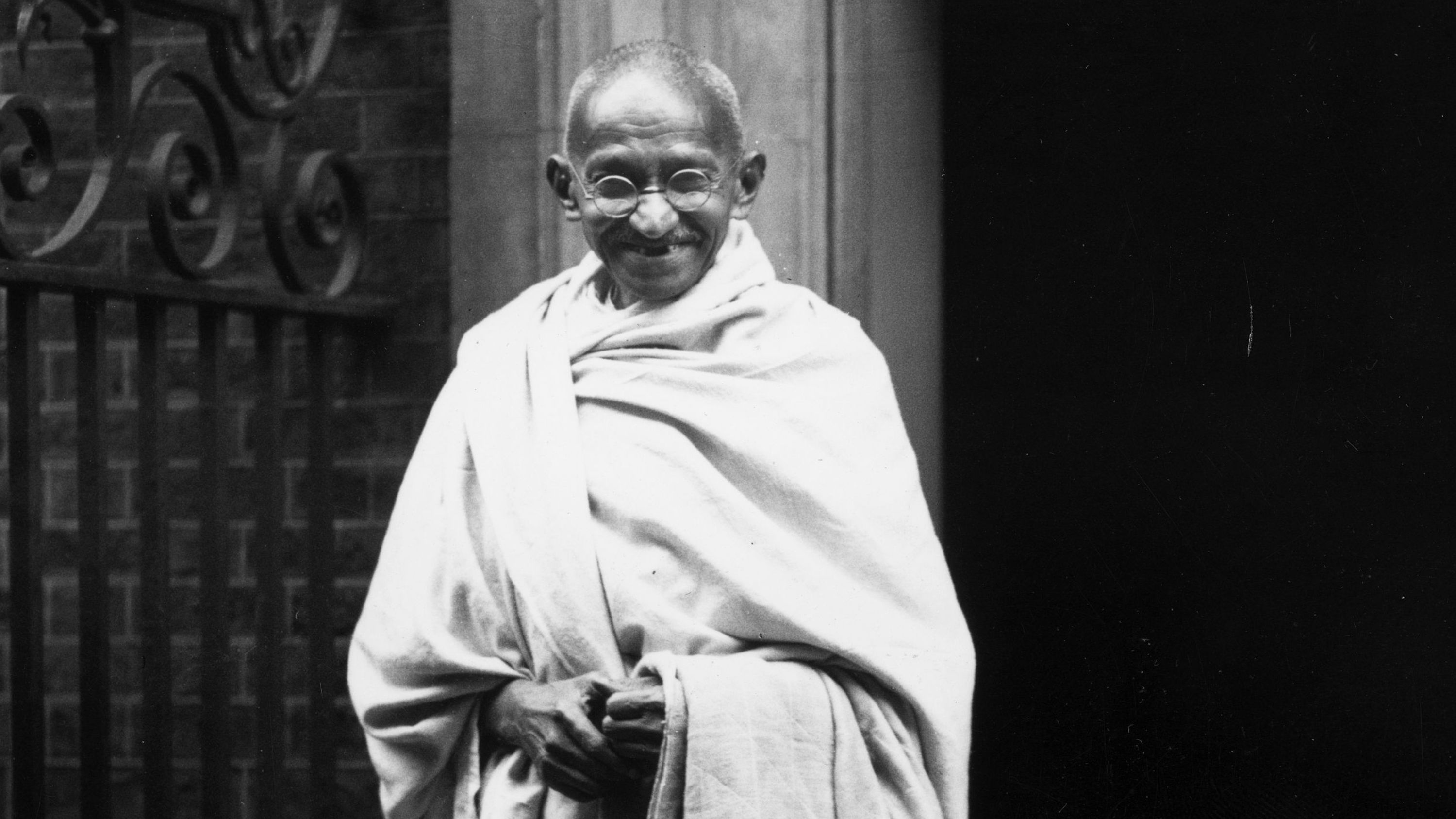 This is how Gandhi created his own public image!