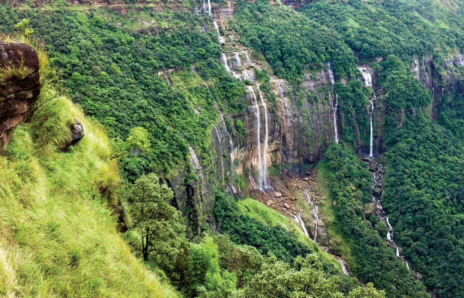 Top 9 scenic destinations in India to explore during the Monsoon!
