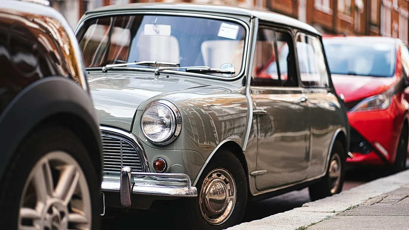 Is your car colour making cities hotter 