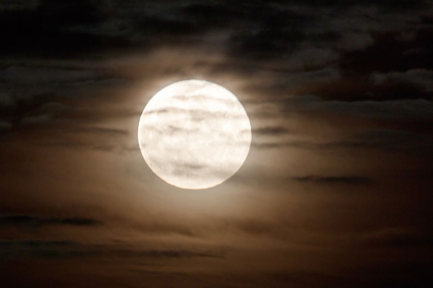 Moon Comes Close: Science Behind the Supermoon!