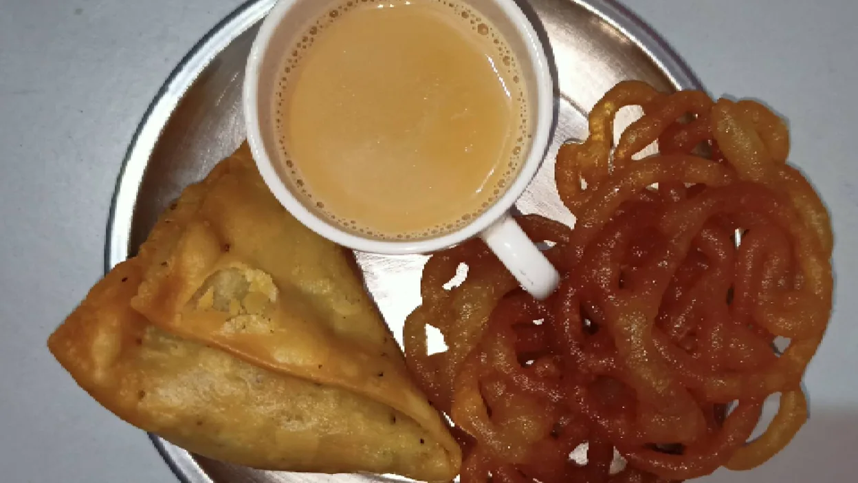 India to put cigarette-style warnings on samosas  jalebis  and pakoras