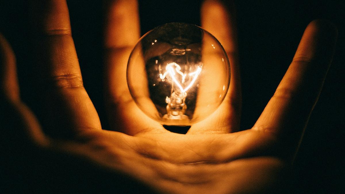 Scientists just turned light into a solid… and it flows without friction!