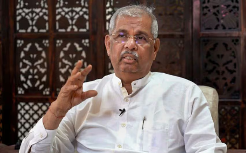 Kerala Governer backs Gurupooja foot-washing tradition “Its part of our culture”
