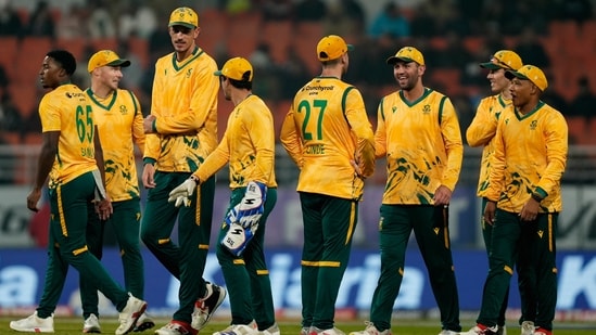 South Africa Level Series with Clinical 2nd T20I Win!