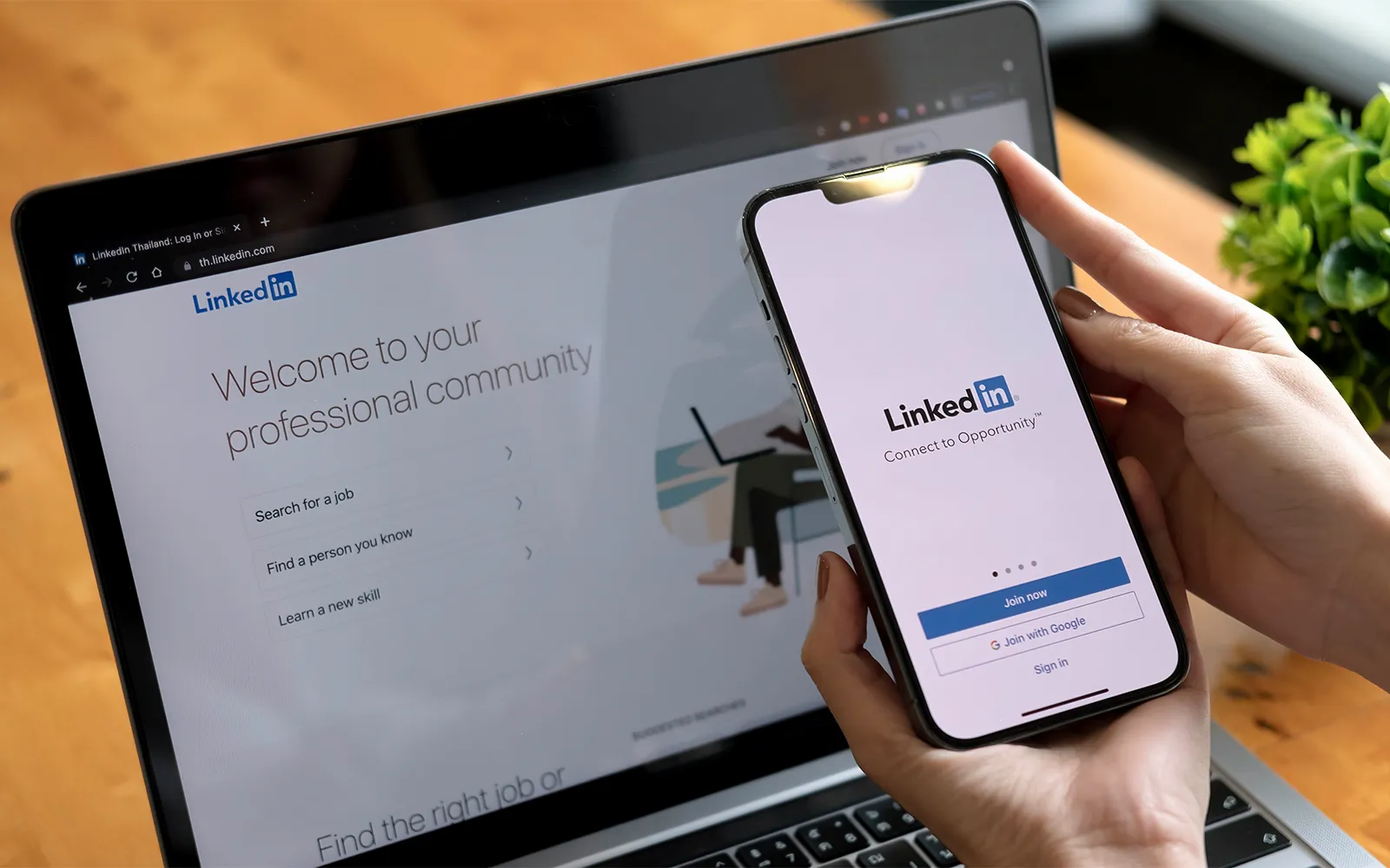 Posting this on LinkedIn in 2025  Stop-It’s Killing Your Reach!