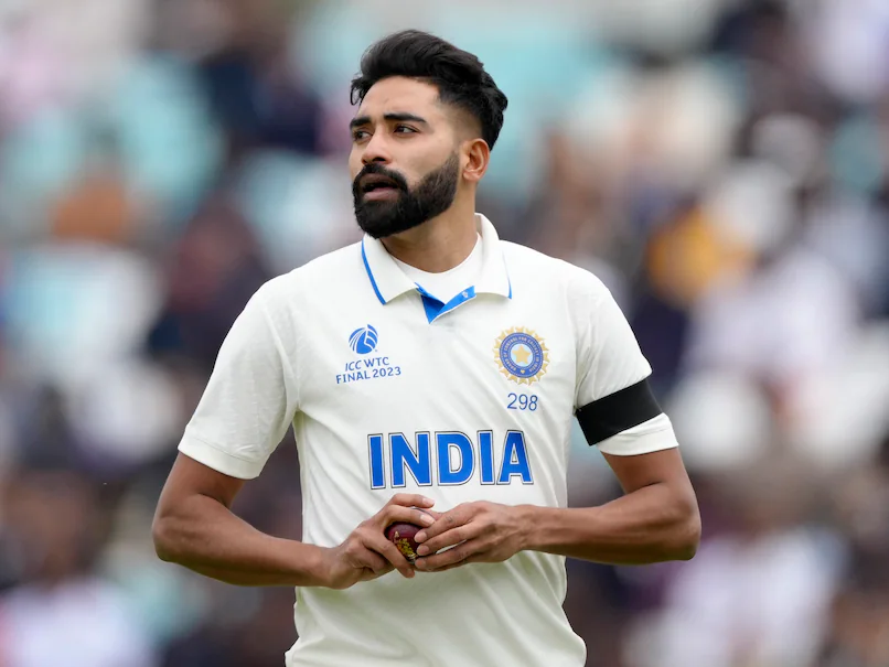 Siraj penalised for  aggressive  celebration against Duckett!