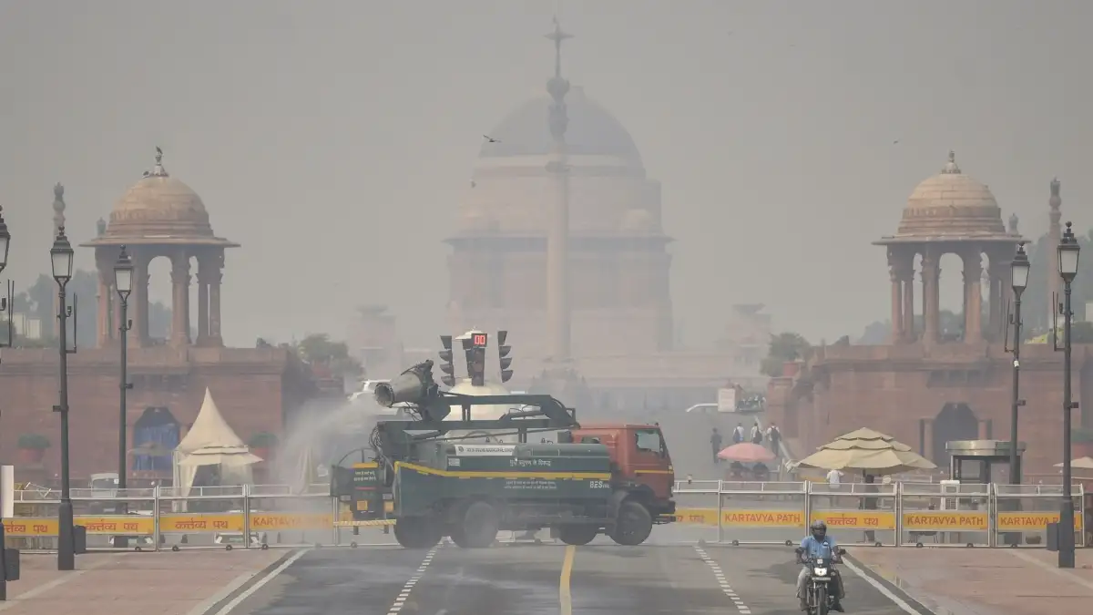 Delhi CM Rekha Gupta advocates Cloud Seeding to combat winter pollution!