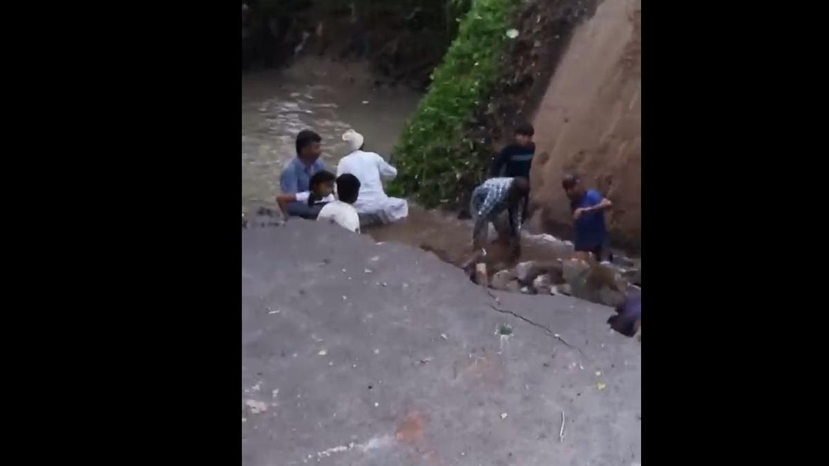 Second bridge collapse in Gujarat, Junagadh bridge falls during repairs!