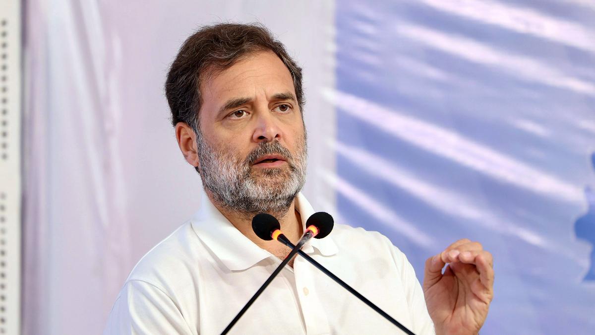 Teach english without shame, says Rahul Gandhi!