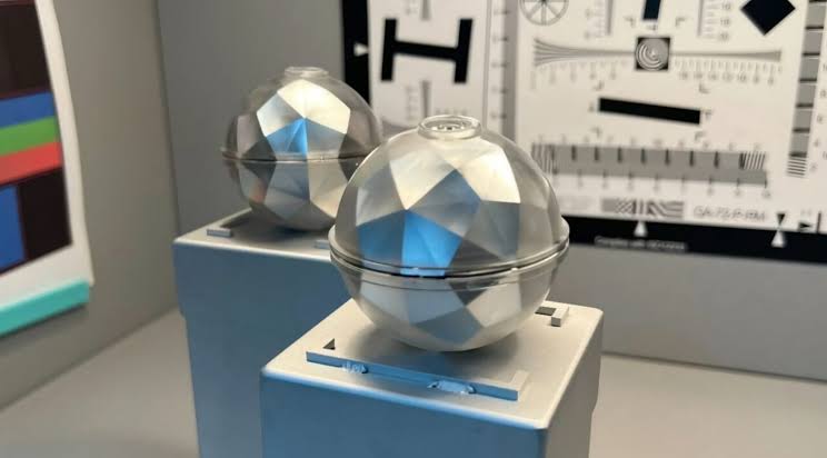 Japan’s Spherical Solar Breakthrough Redefines Solar!