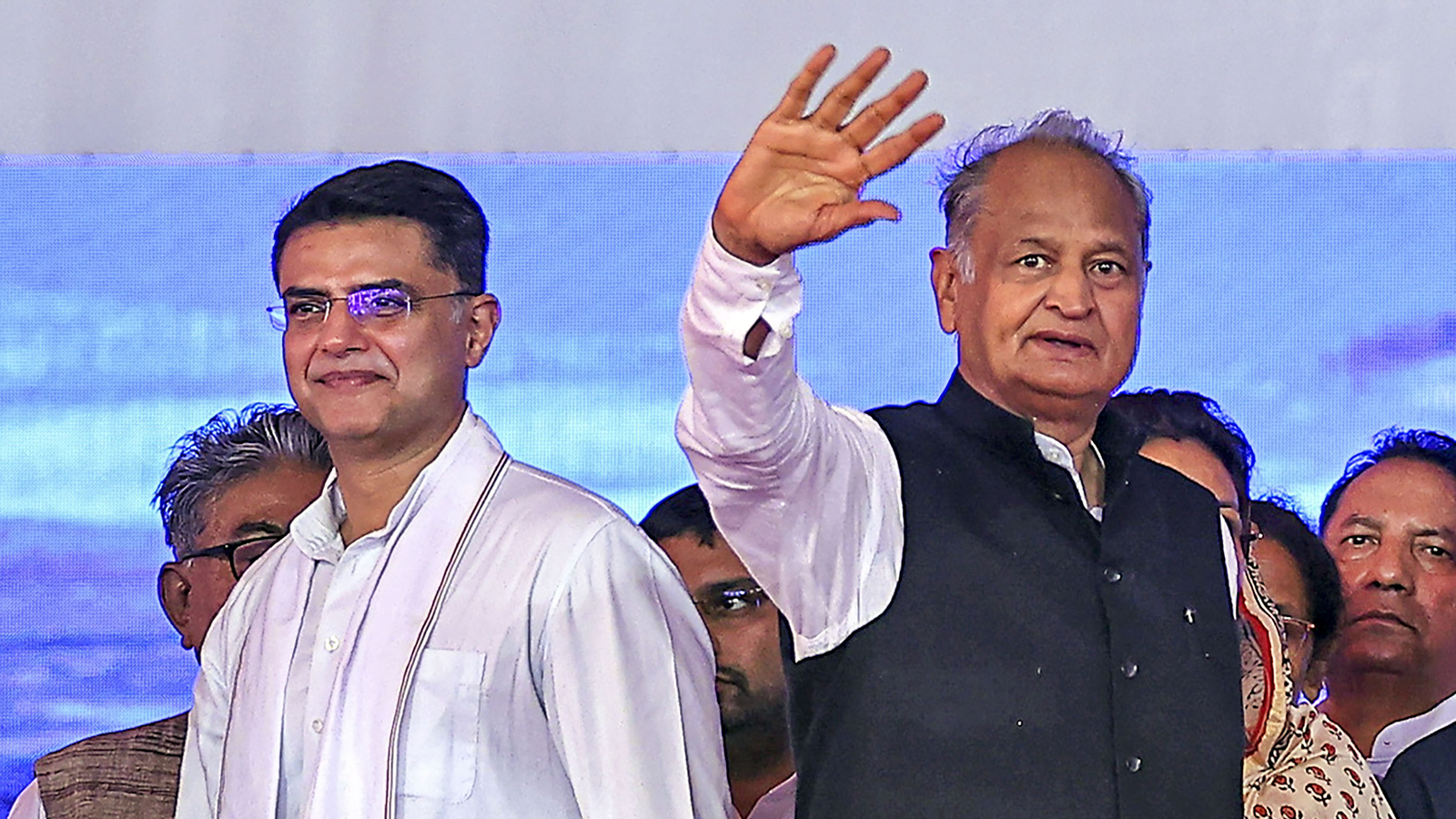 Gehlot says he was never distanced from Pilot as 2 top Cong leaders share stage