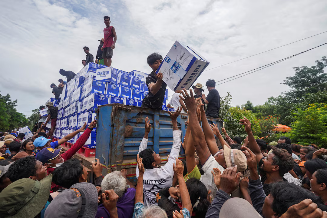 After 30+ dead, 200K displaced, Thailand & Cambodia agree to meet in Malaysia for peace talks