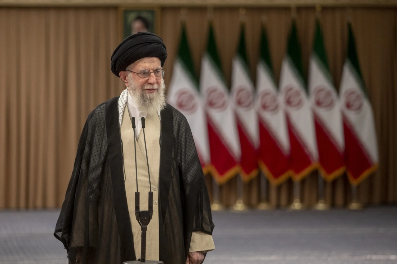 Khamenei Rejects Trump's Nuclear Deal Claims, Boosts Safe-Haven Currencies in Forex Market!
