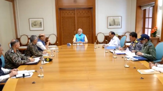 Modi's Emergency meet after Pak Blitz!